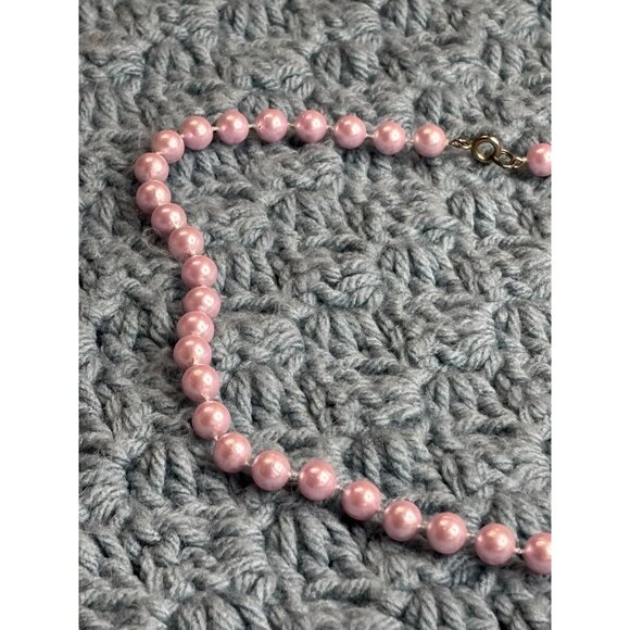 Lavender Purple Plastic Faux Pearl Beaded Necklace Spring Ring Clasp 19 inches - Picture 3 of 5